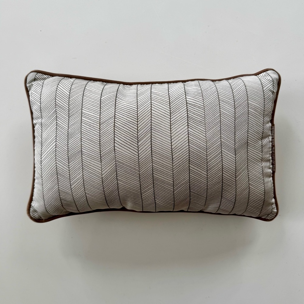 Hermès CUSHION THE GIFT OF TIME 2012 SILK COTTON & BROWN LEATHER